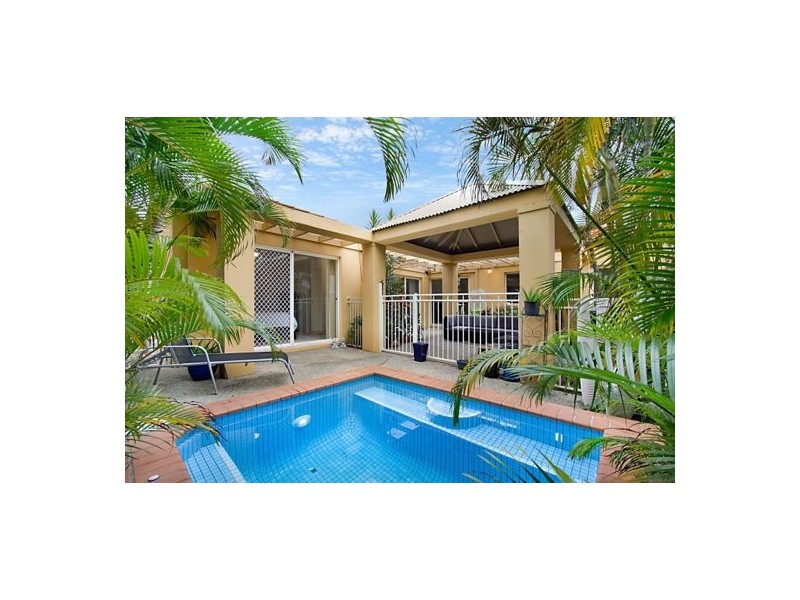 4 Torrey Place, Robina QLD 4226