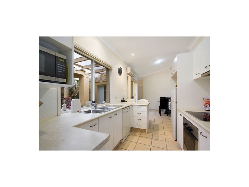 4 Torrey Place, Robina QLD 4226