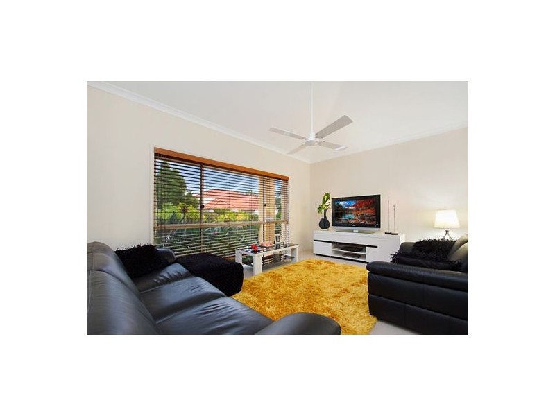 4 Torrey Place, Robina QLD 4226