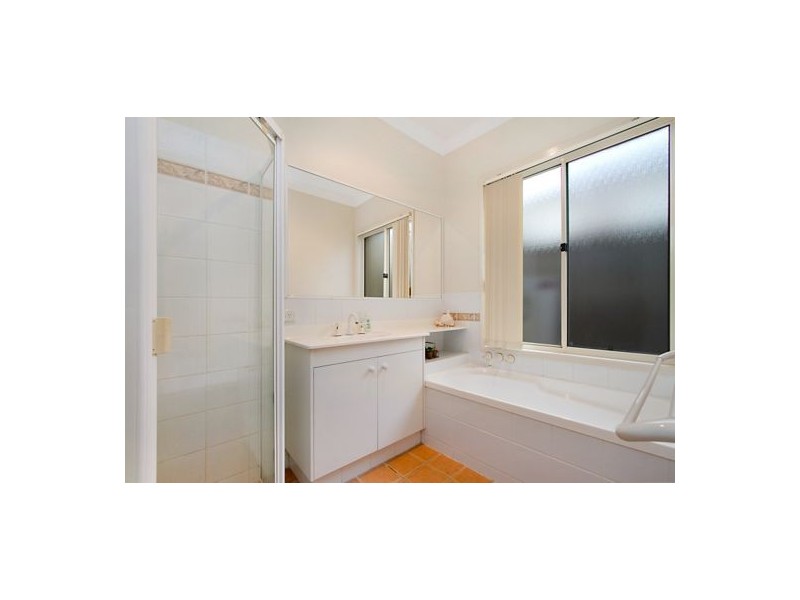 4 Torrey Place, Robina QLD 4226