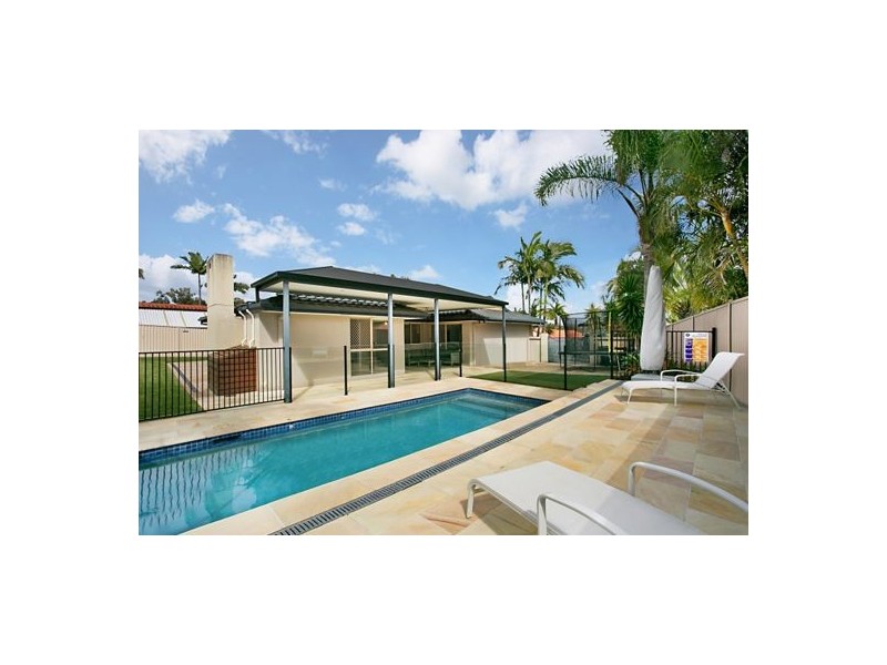 16 Nunawading Court, Robina QLD 4226