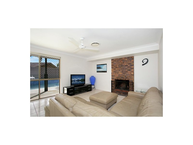 16 Nunawading Court, Robina QLD 4226