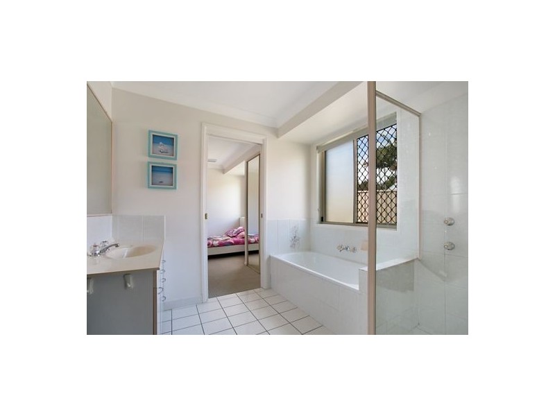 16 Nunawading Court, Robina QLD 4226