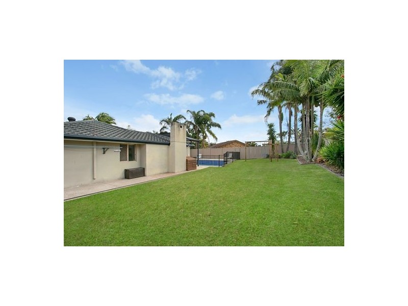 16 Nunawading Court, Robina QLD 4226