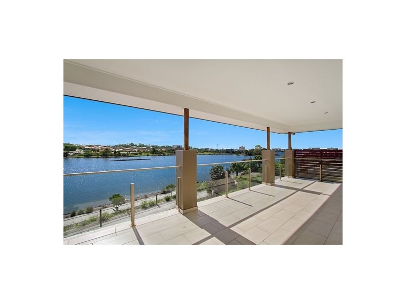 5 Elizabeth Crescent, Varsity Lakes QLD 4227