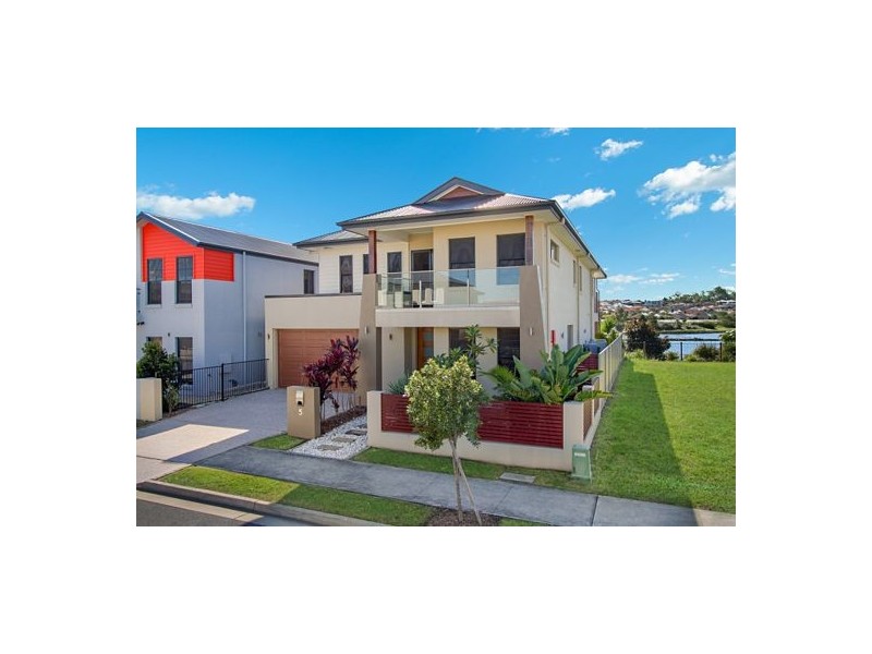 5 Elizabeth Crescent, Varsity Lakes QLD 4227