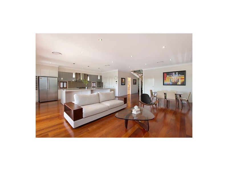 5 Elizabeth Crescent, Varsity Lakes QLD 4227