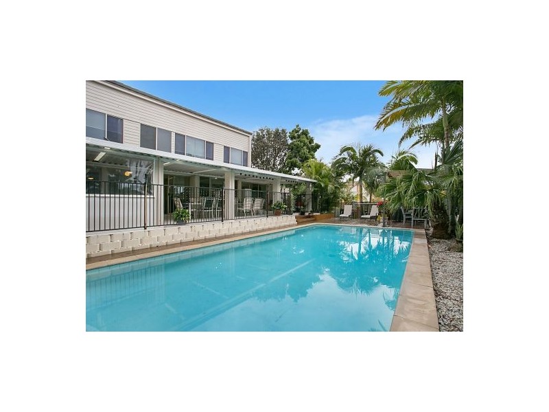 6 Indooroopilly Court, Robina QLD 4226