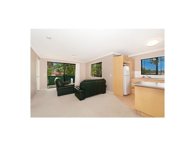 8/19 Lloyd St, Southport QLD 4215