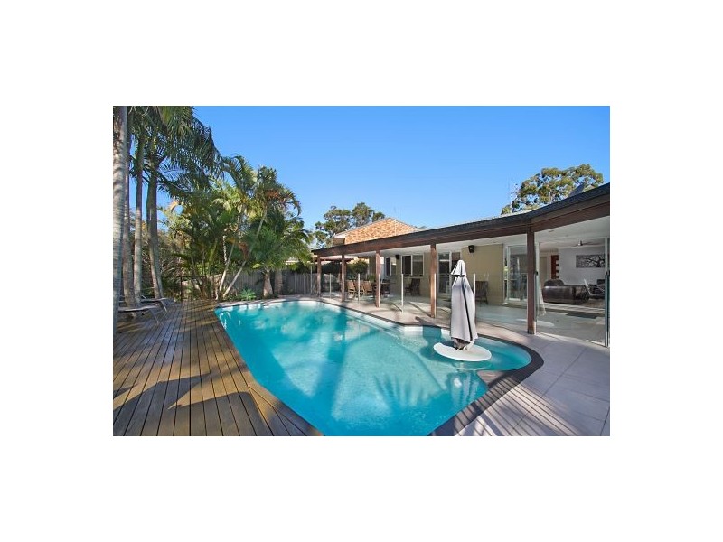 4 Pinnacle Ct, Robina QLD 4226