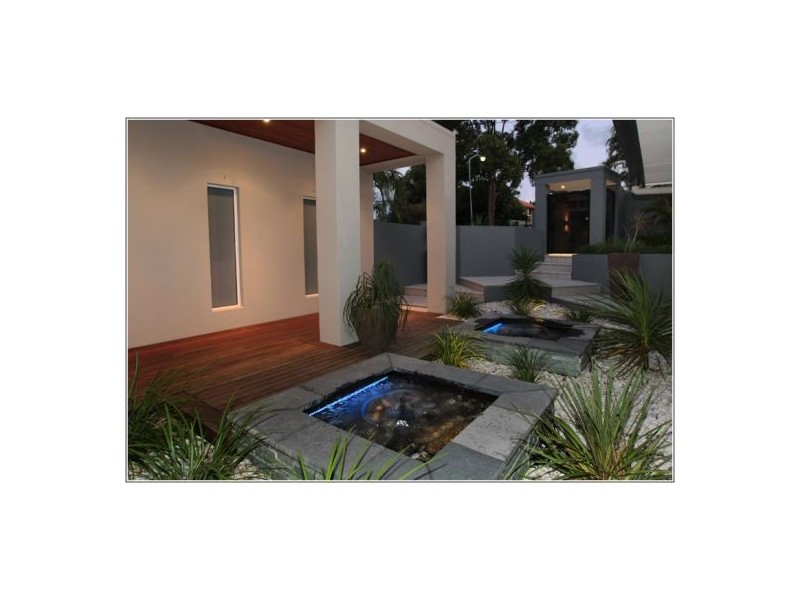 4 Pinnacle Ct, Robina QLD 4226