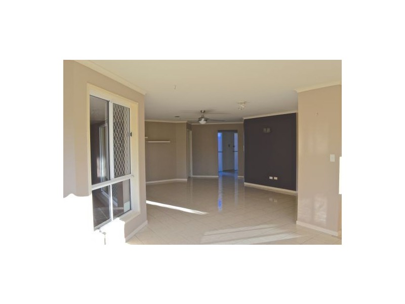 8 Resort Dr, Robina QLD 4226