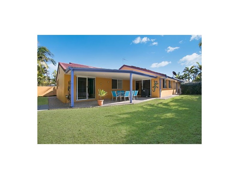 22 Frankston Ct, Robina QLD 4226