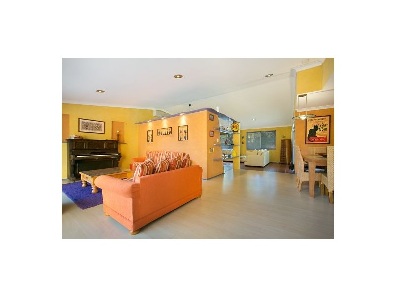 22 Frankston Ct, Robina QLD 4226
