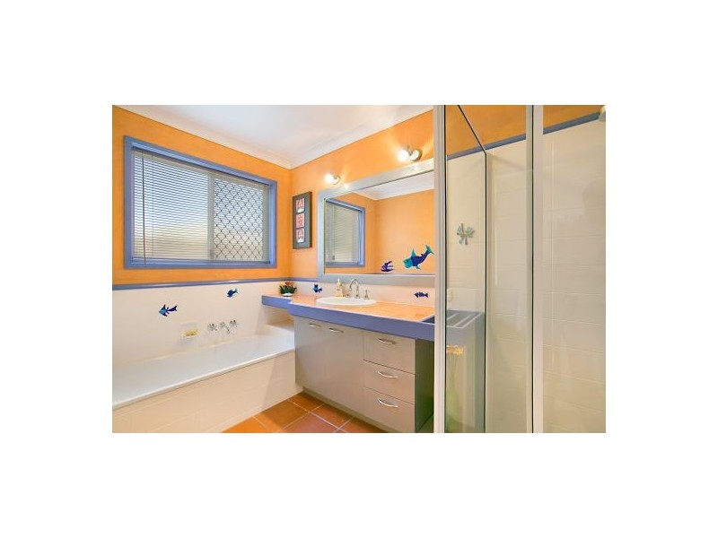 22 Frankston Ct, Robina QLD 4226