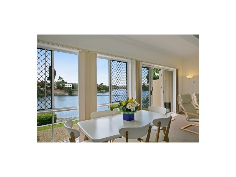 4/1 Kallista Cl, Robina QLD 4226