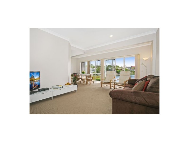 4/1 Kallista Cl, Robina QLD 4226