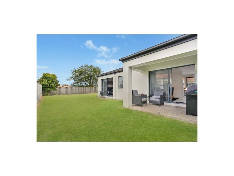 76 Nardoo St, Robina QLD 4226