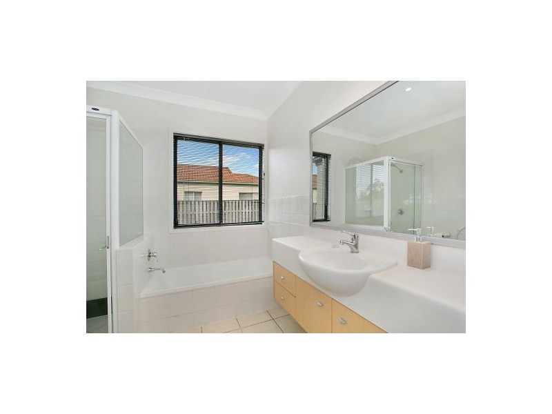 76 Nardoo St, Robina QLD 4226