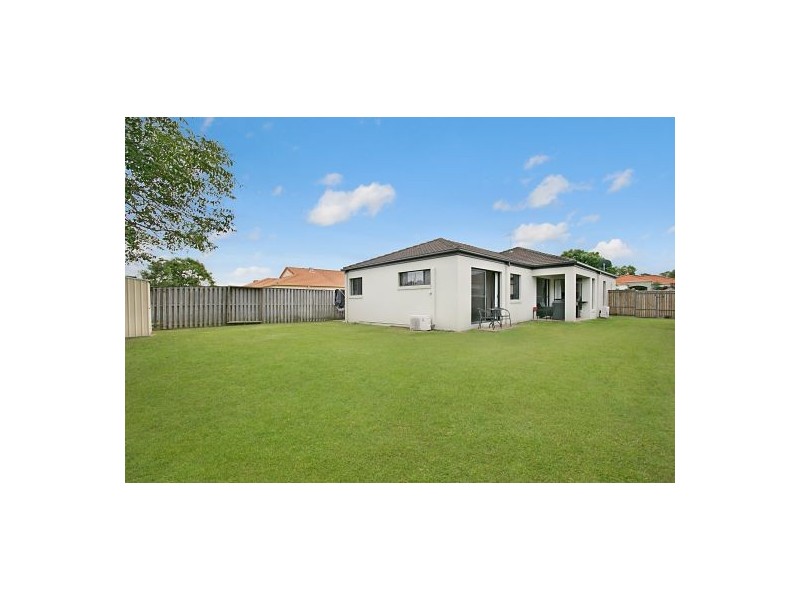 76 Nardoo St, Robina QLD 4226