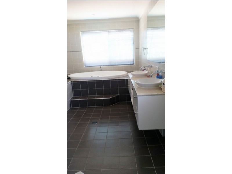 26 Royal Woods Dr, Robina QLD 4226