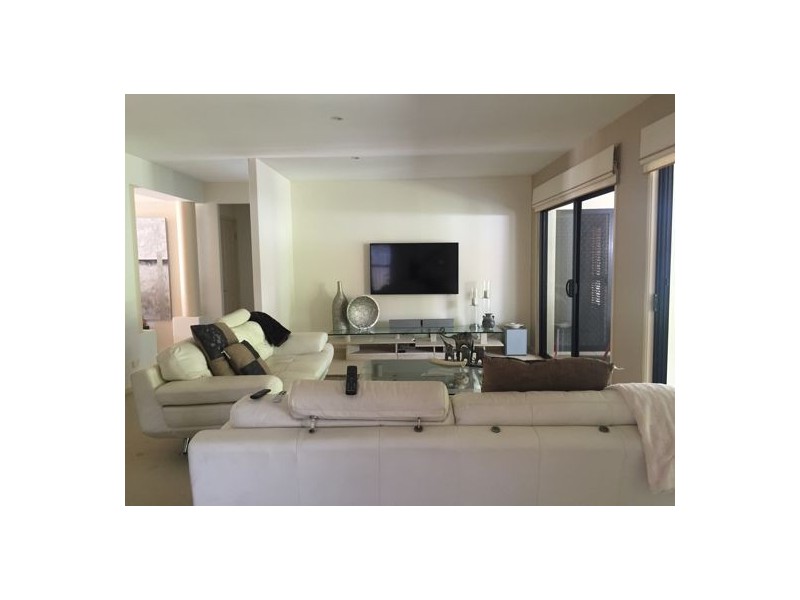 16 Straite Dr, Robina QLD 4226