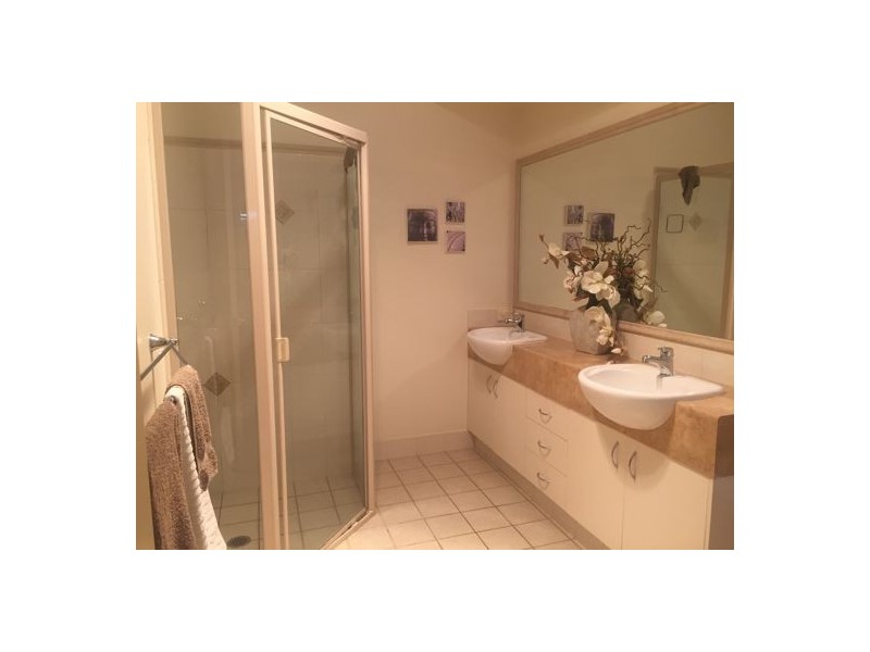 16 Straite Dr, Robina QLD 4226