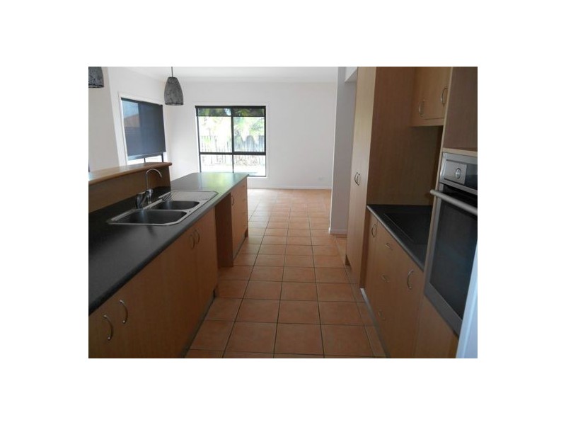 38 Straite Dr, Robina QLD 4226