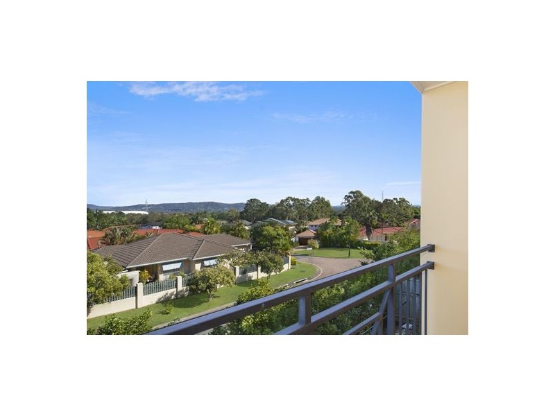 1/2 CONCORD CCT, Robina QLD 4226