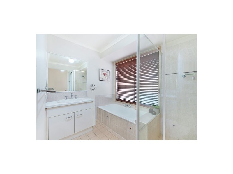 64 THORNGATE DR, Robina QLD 4226
