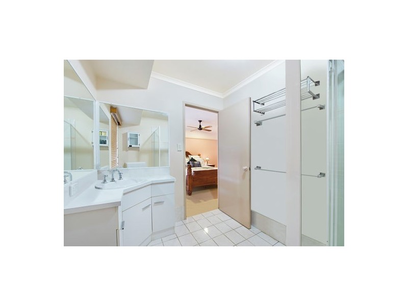 64 THORNGATE DR, Robina QLD 4226