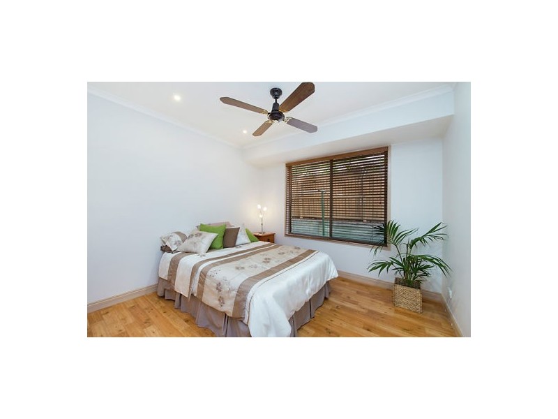 64 THORNGATE DR, Robina QLD 4226