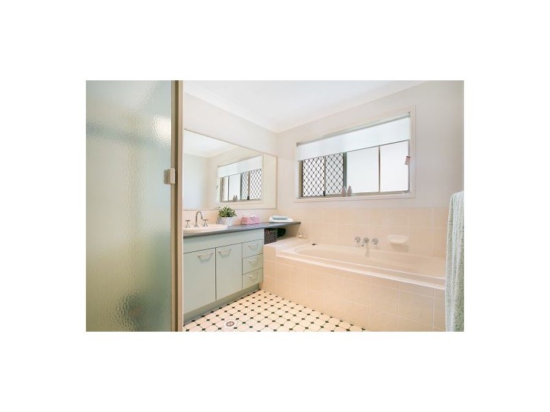 19 Trinity Place, Robina QLD 4226