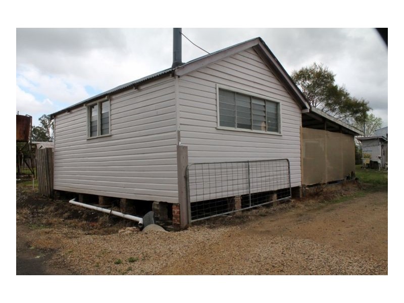 27 Lindsay Street, Woodenbong NSW 2476