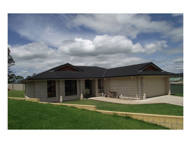 11 Rosewood Place, Kyogle NSW 2474