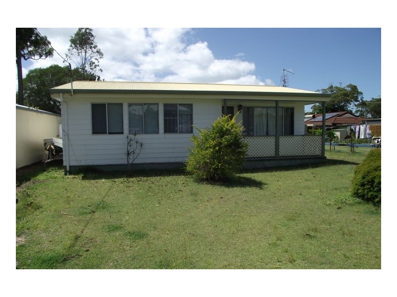 8 Hogan Street, Iluka NSW 2466