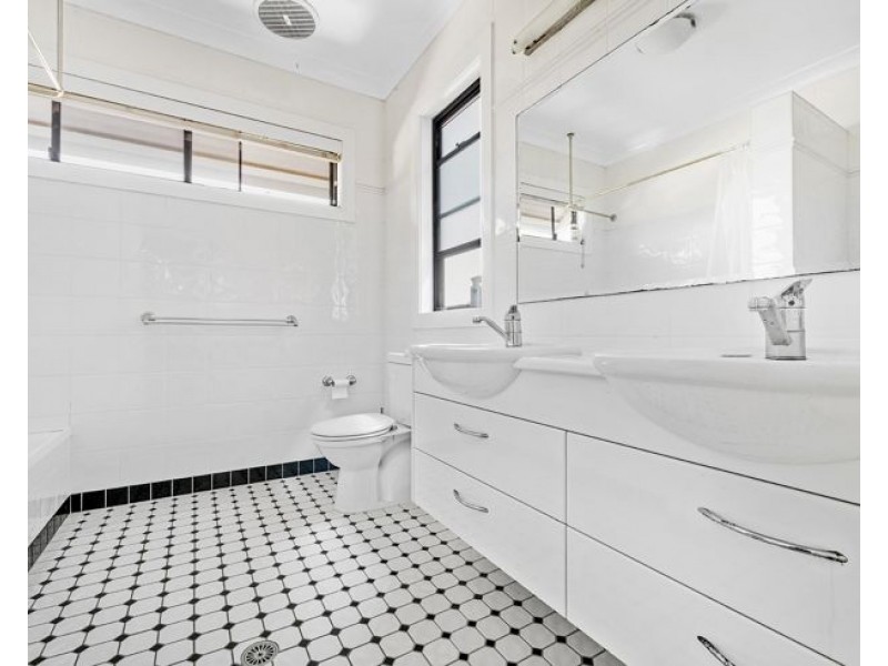 24 James Street, Girards Hill NSW 2480