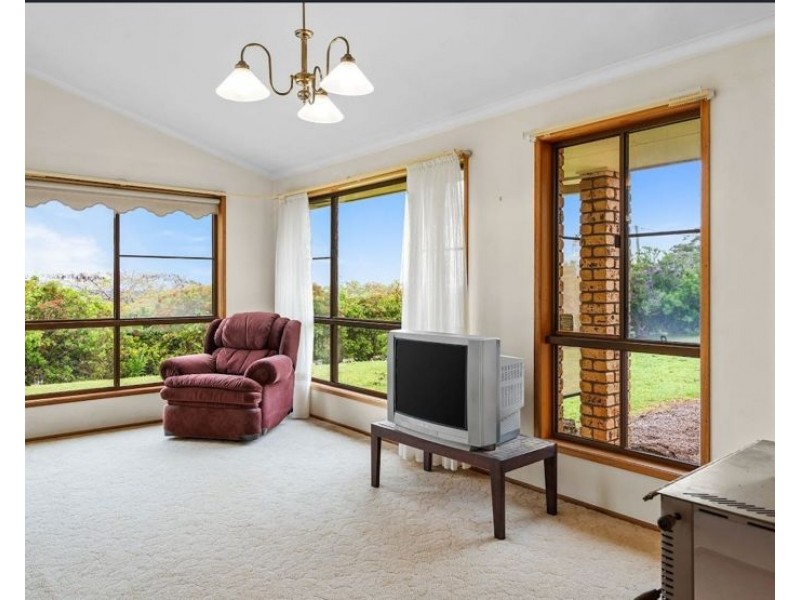 8 Funnell Dr, Modanville NSW 2480