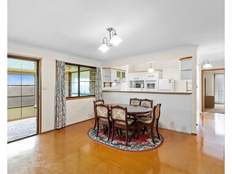 8 Funnell Dr, Modanville NSW 2480
