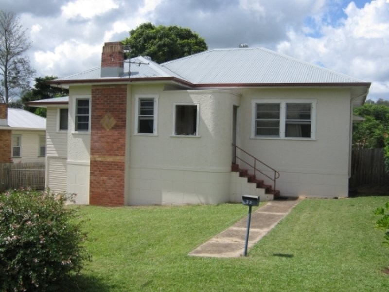 39 Oakley Avenue, East Lismore NSW 2480