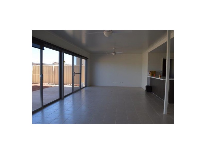 31 Les Tutt Drive, Newman WA 6753