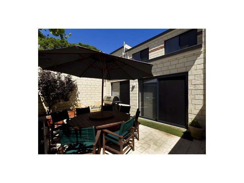 2/175 Stock Road, Palmyra WA 6157