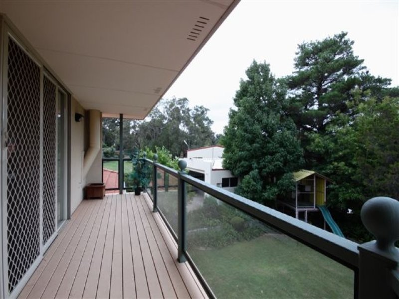12 Crestview Crescent, Kalamunda WA 6076