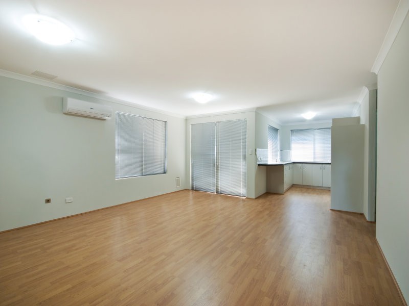 4/200 Cammillo, Kelmscott WA 6111