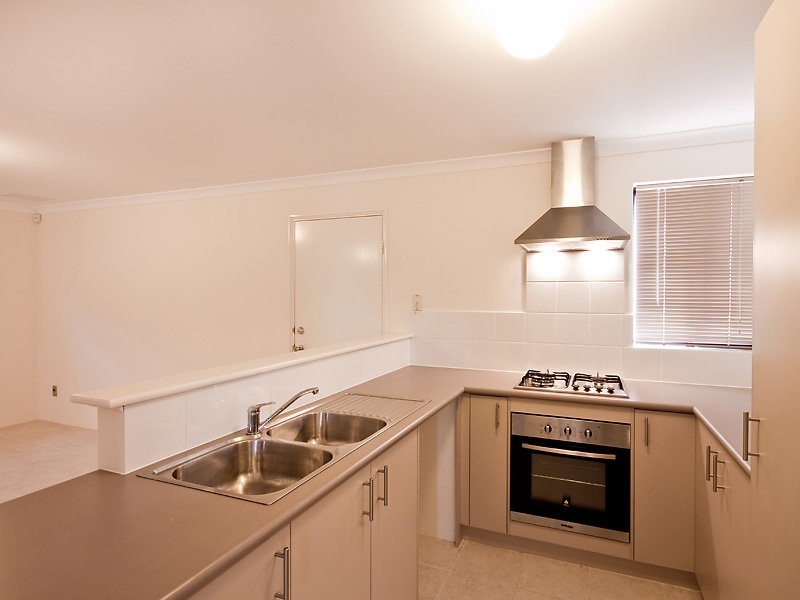 4/104 Westfield Road, Kelmscott WA 6111