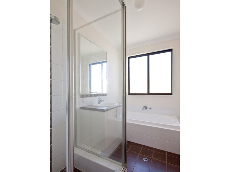 4/104 Westfield Road, Kelmscott WA 6111