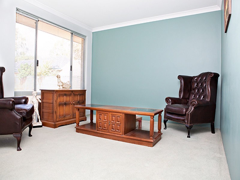 2/12 Montes, Riverton WA 6148