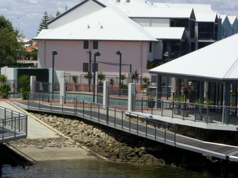 13/206 Mary Street, Halls Head WA 6210