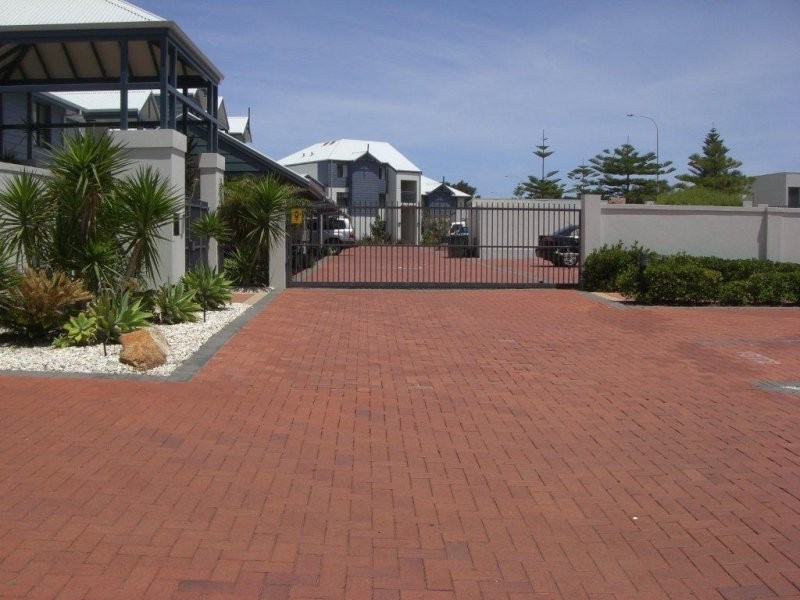 13/206 Mary Street, Halls Head WA 6210