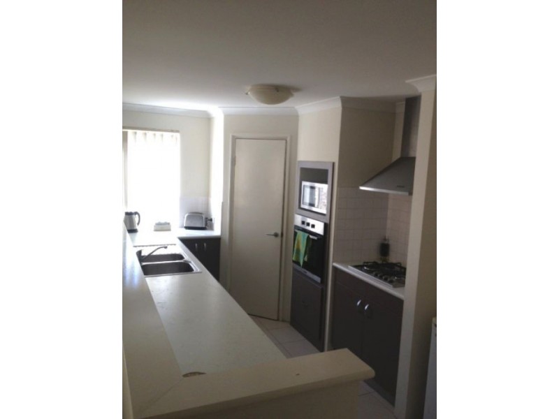 1/17 Third Avenue, Kelmscott WA 6111